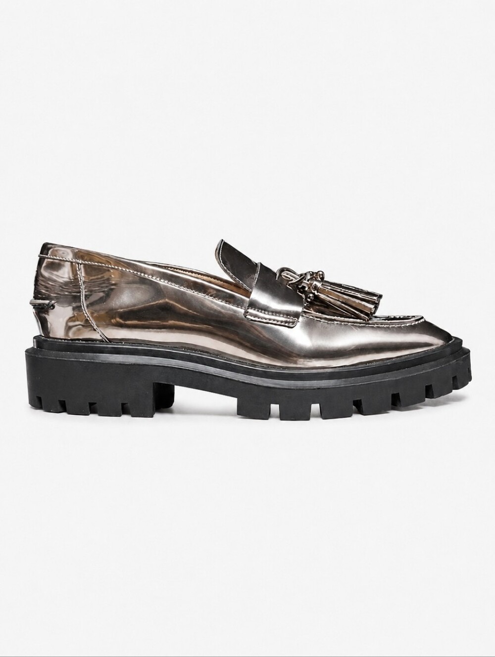STUART WEITZMAN | Metallic Pewter Tassel Lug Sole Loafers Size 8B Made in Spain - Picture 2 of 6
